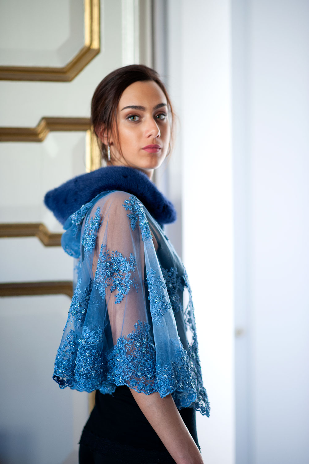 DI-cape-denim-pavoni-vaganti-model (1)