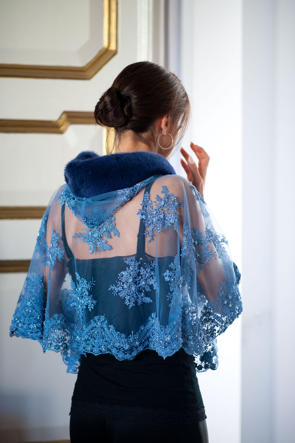 DI-cape-denim-pavoni-vaganti-model (2)