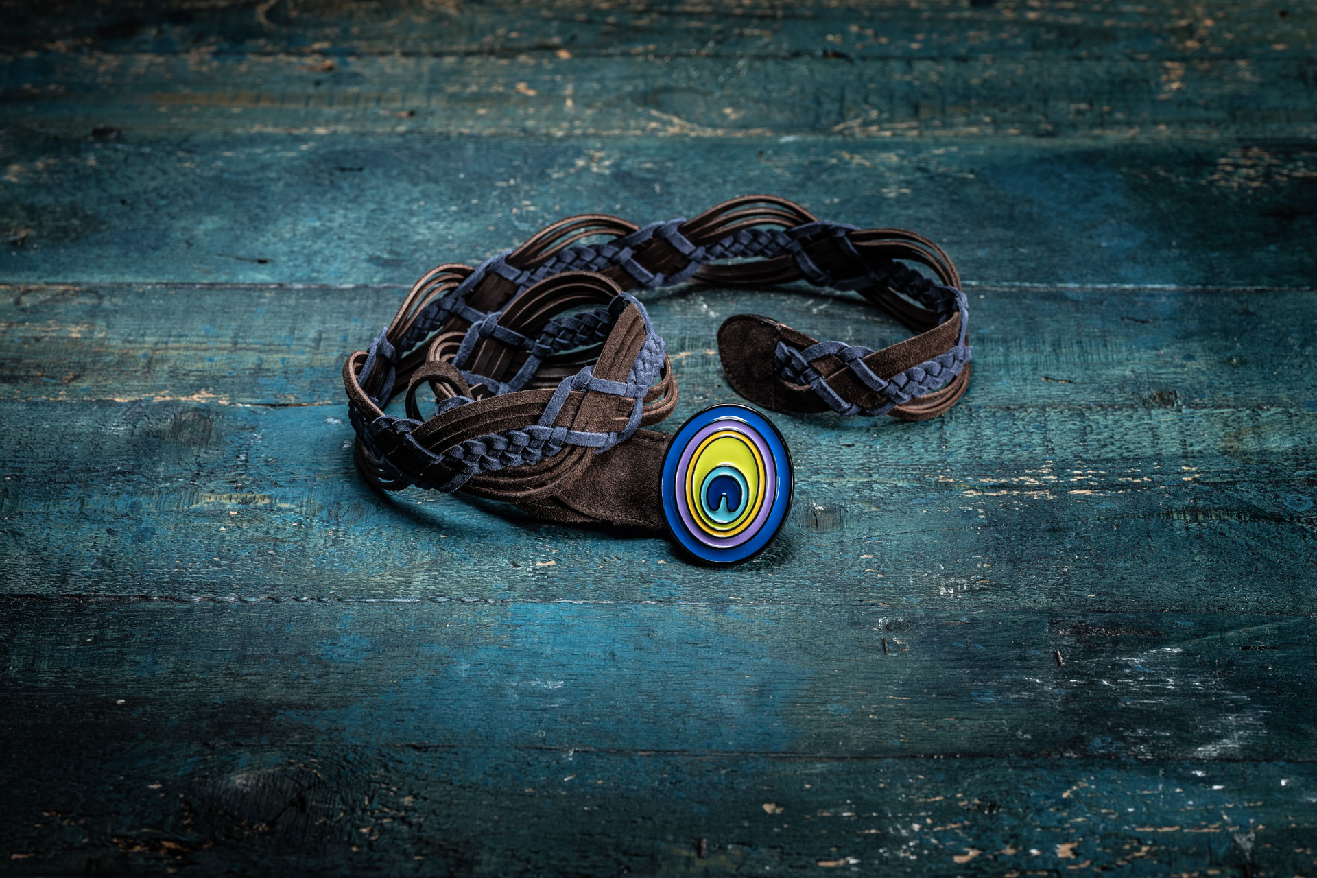 BELT ENEMAL AND SUEDE