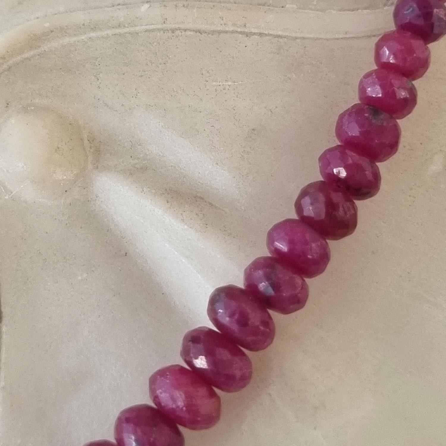 pavoni vaganti rubini collana3 1 pavoni vaganti rubini collana3 1
